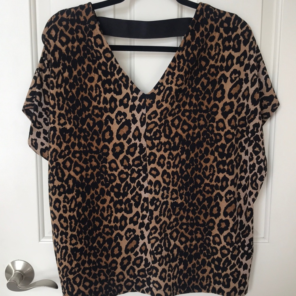 Leopard print Rachel Roy top size medium